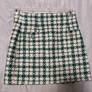 zara tweed green and white skirt with diamond like buttons with pockets
